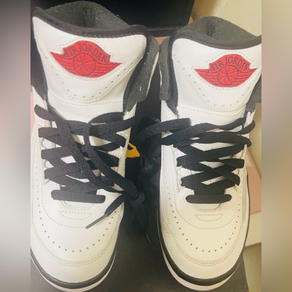 Jordan Retro 2 - Picture 2 of 3